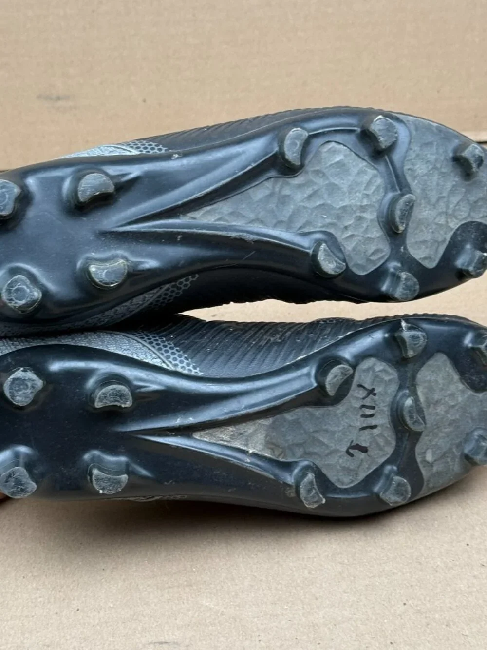 Men's Dream Pairs Superlight Soccer Cleats Black Size US 7 Needs Cleaning